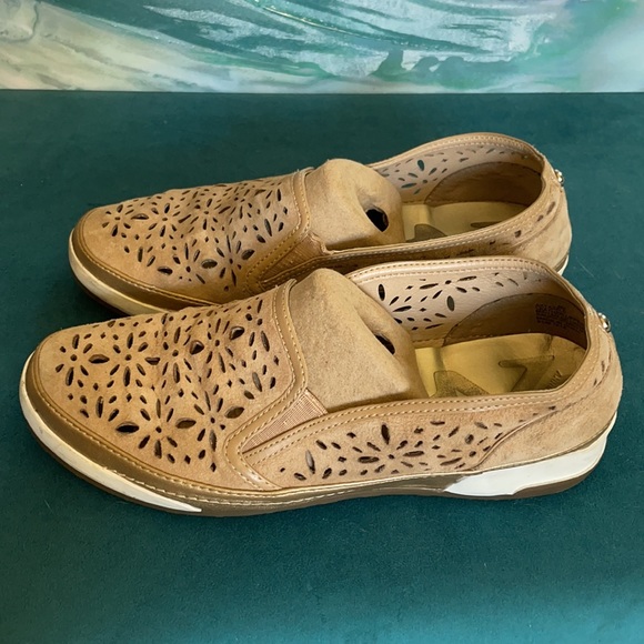 🌸3 shoes for $50 | Anne Klein slip on - Picture 2 of 5